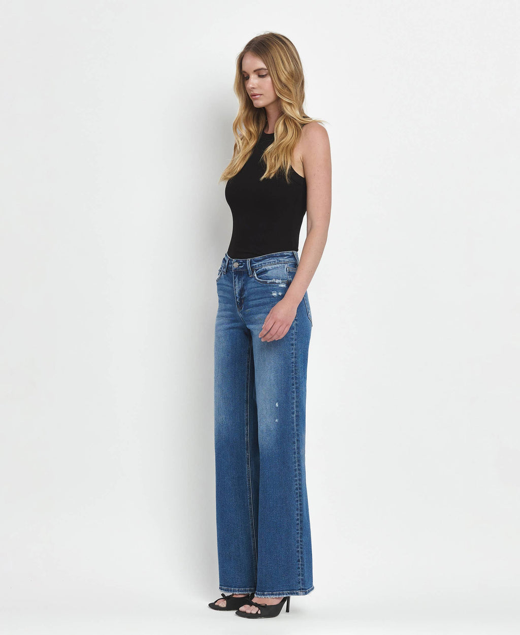VERVET MEDIUM DENIM! MID RISE FULL LENGTH WIDE LEG JEANS