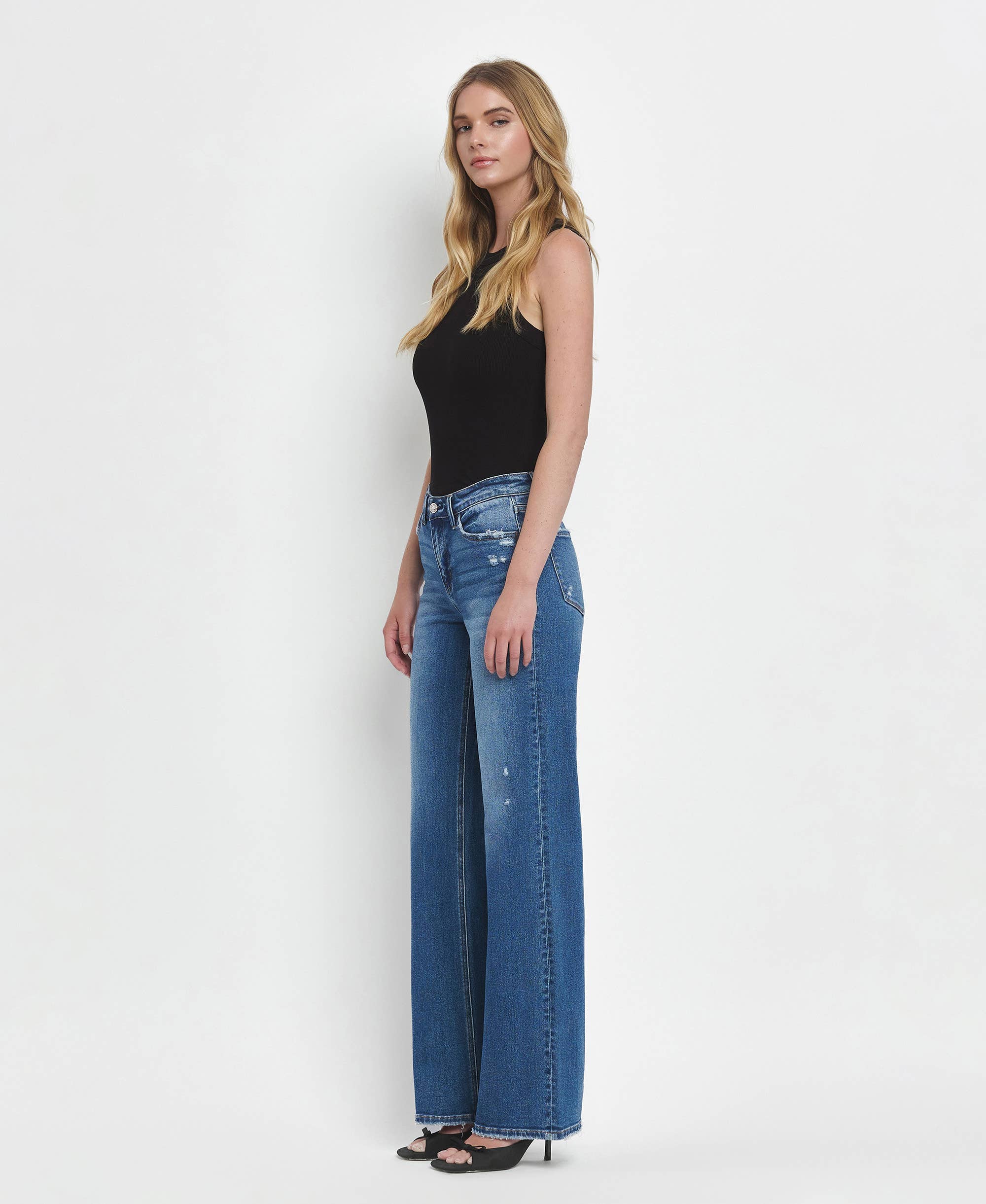 VERVET MEDIUM DENIM! MID RISE FULL LENGTH WIDE LEG JEANS