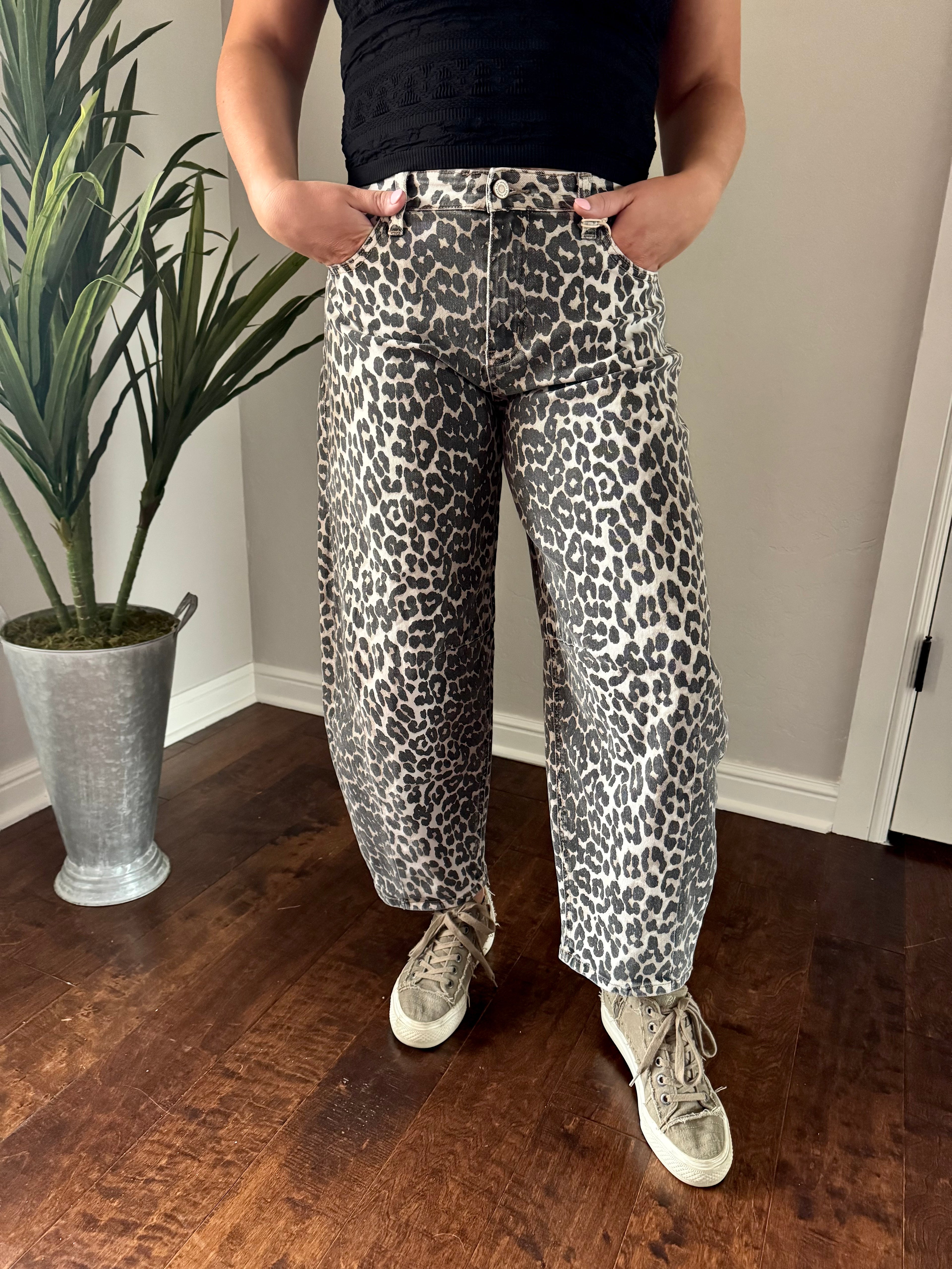 FINAL SALE! Kancan High Rise Leopard Jeans
