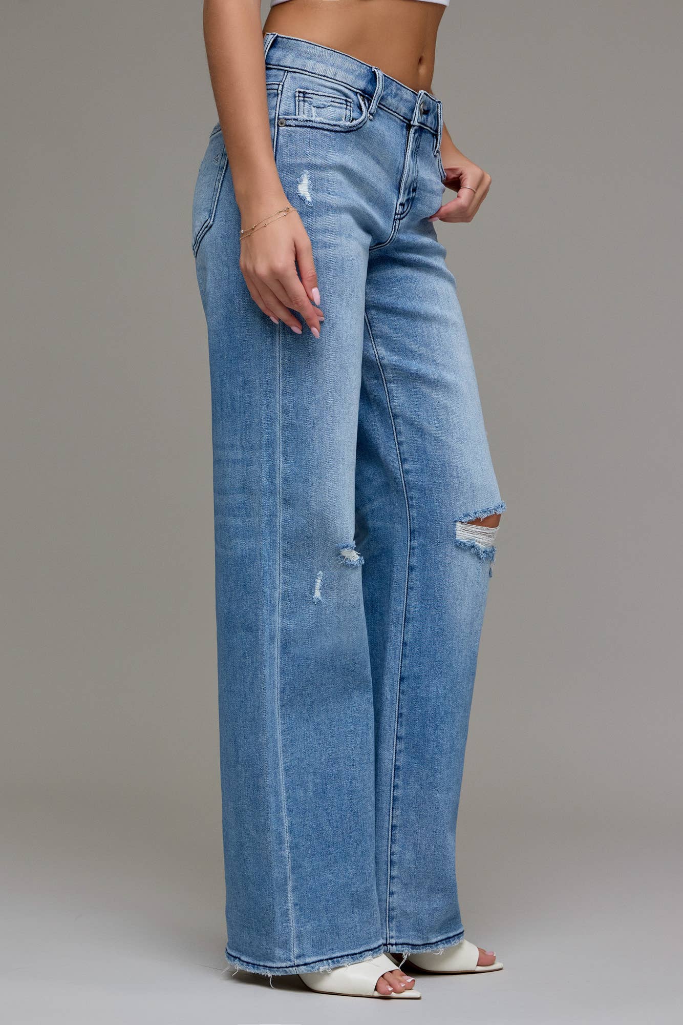 FINAL SALE! HIDDEN Medium Wash Mid Rise Distressed Jeans